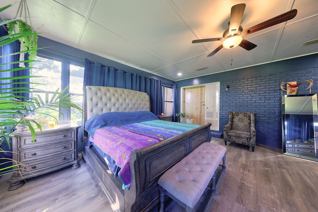 1477 Lake Dr