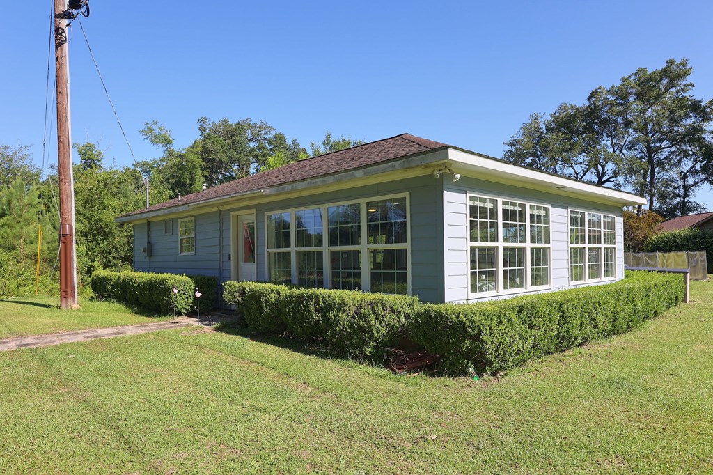 1477 Lake Dr