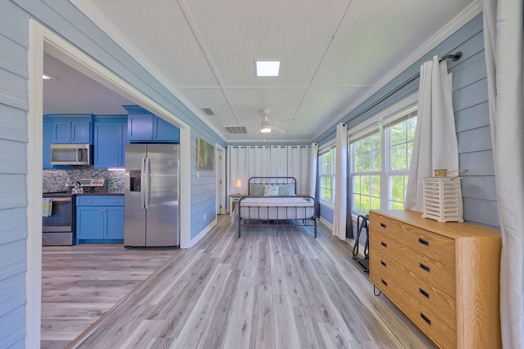 1477 Lake Dr
