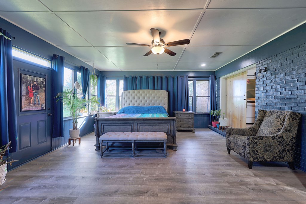 1477 Lake Dr