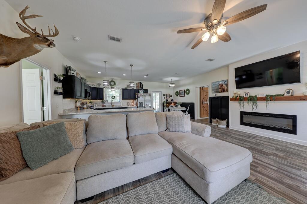 111 Marie Ln