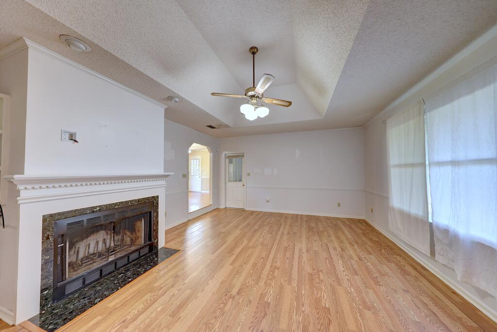 1105 Quail Run