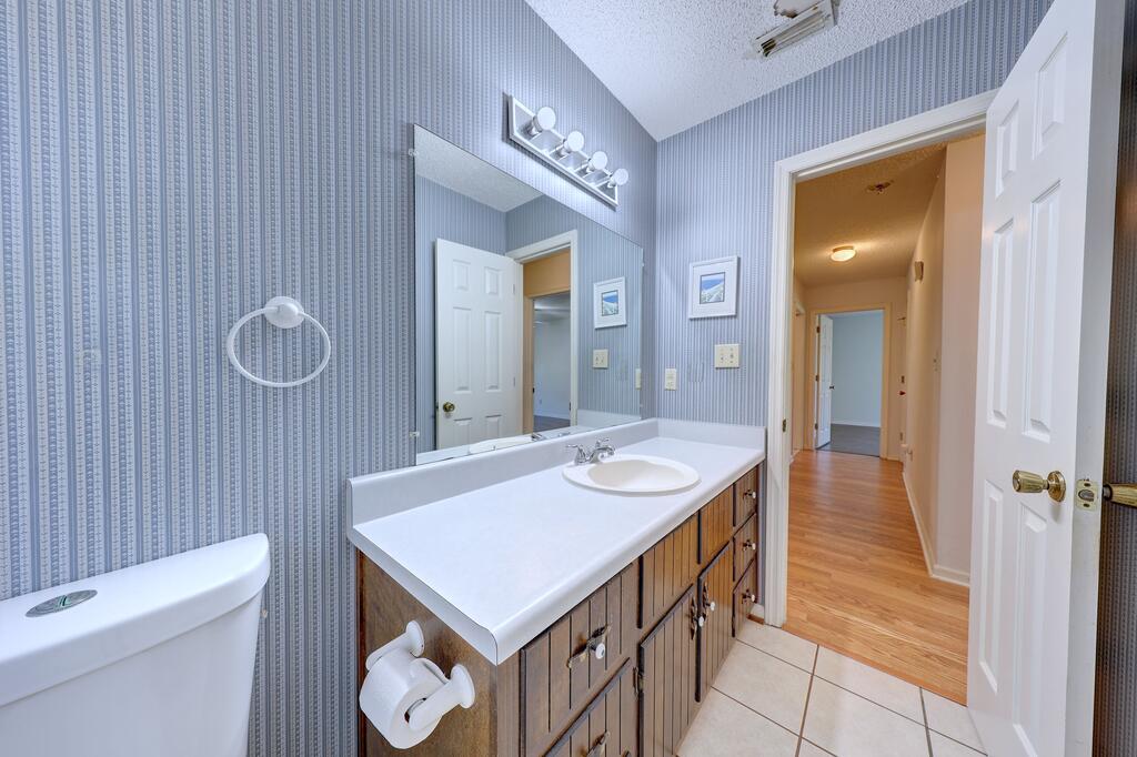 1105 Quail Run