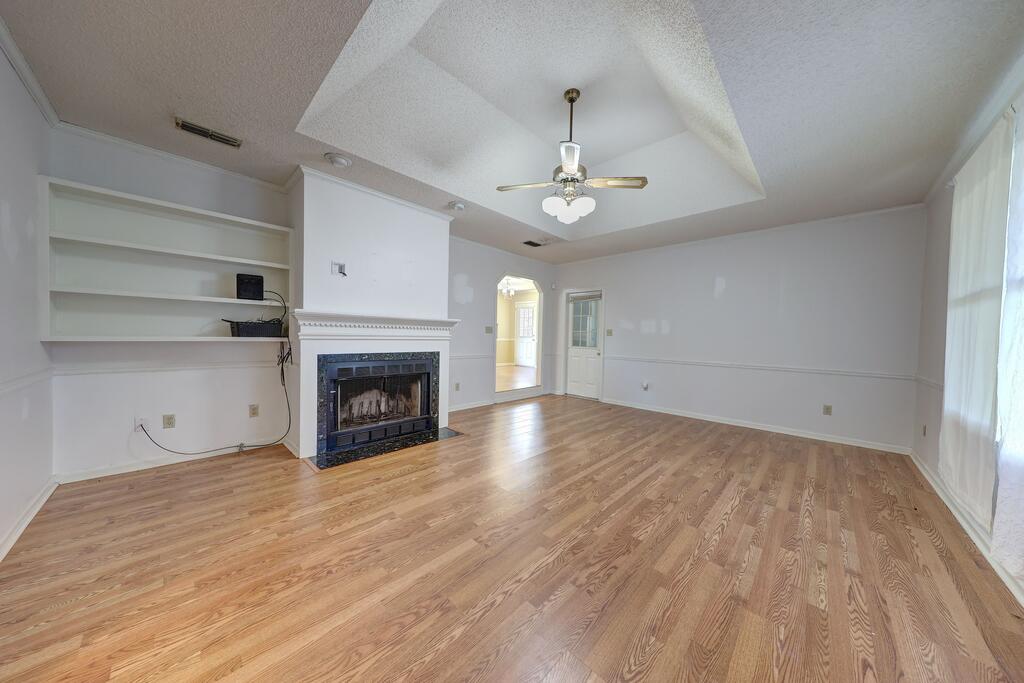 1105 Quail Run