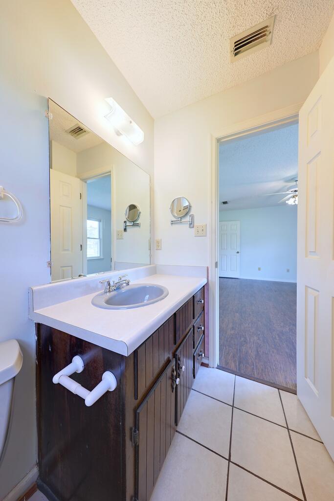 1105 Quail Run