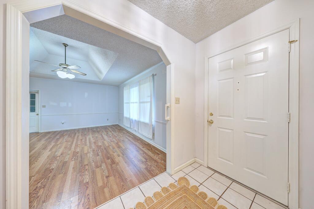 1105 Quail Run