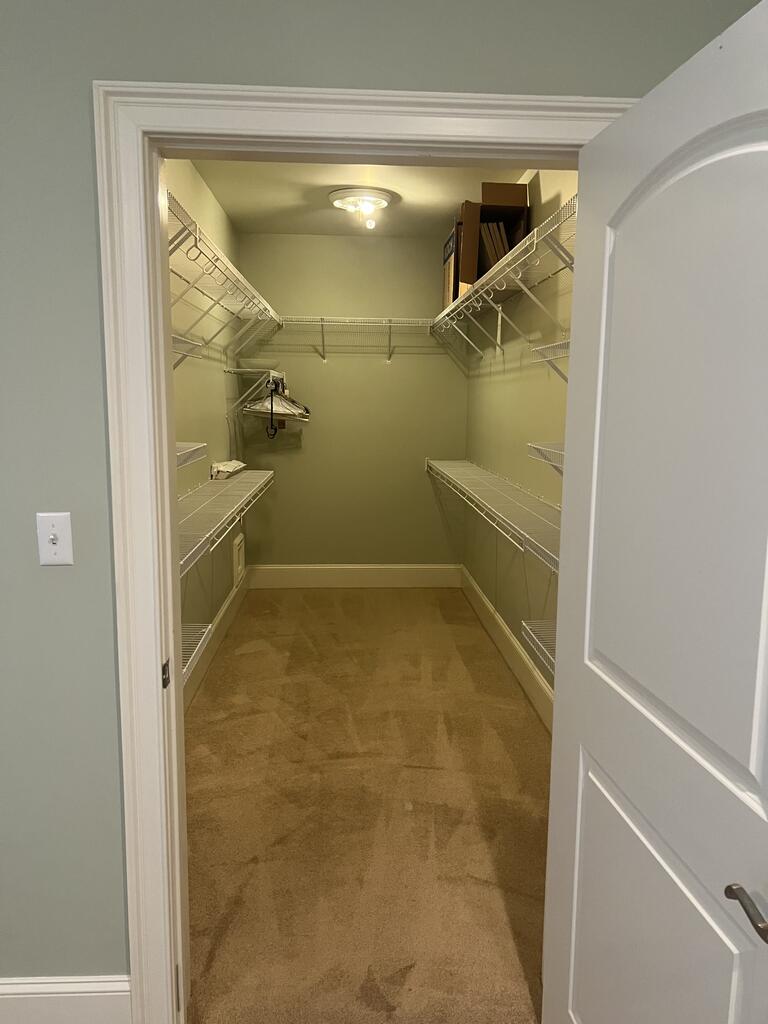 2438 Oakhaven Dr