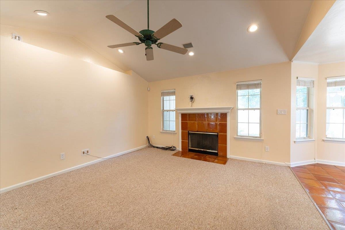 318 GAWAIN Lane