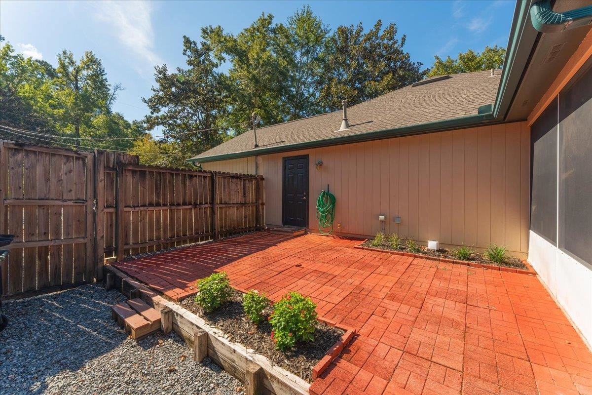 318 GAWAIN Lane