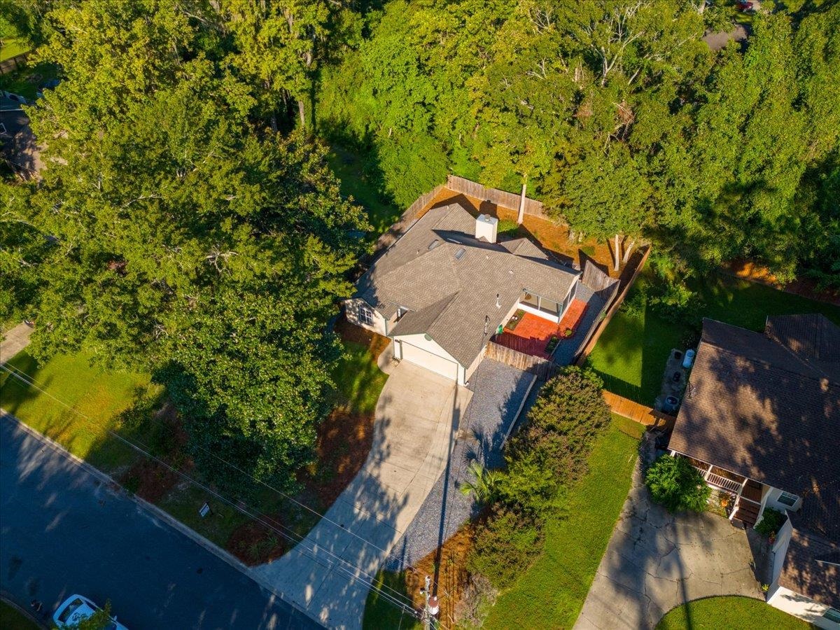 318 GAWAIN Lane