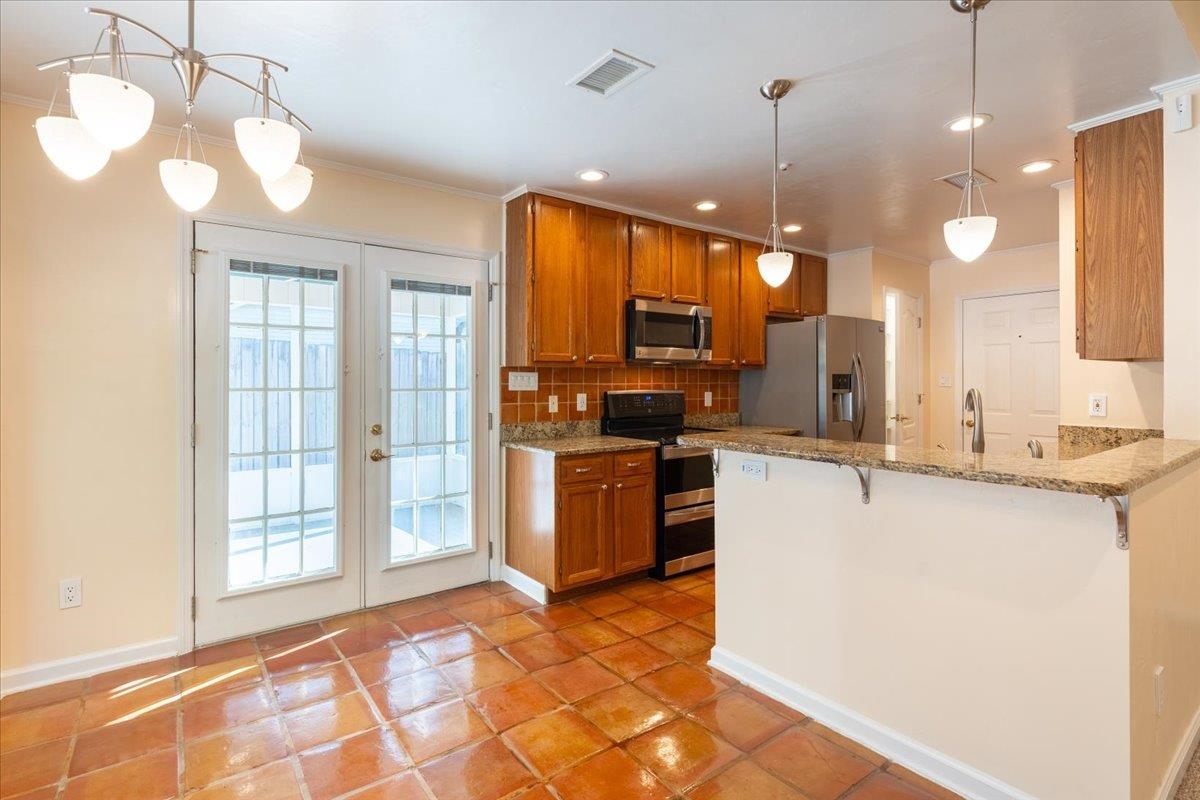 318 GAWAIN Lane