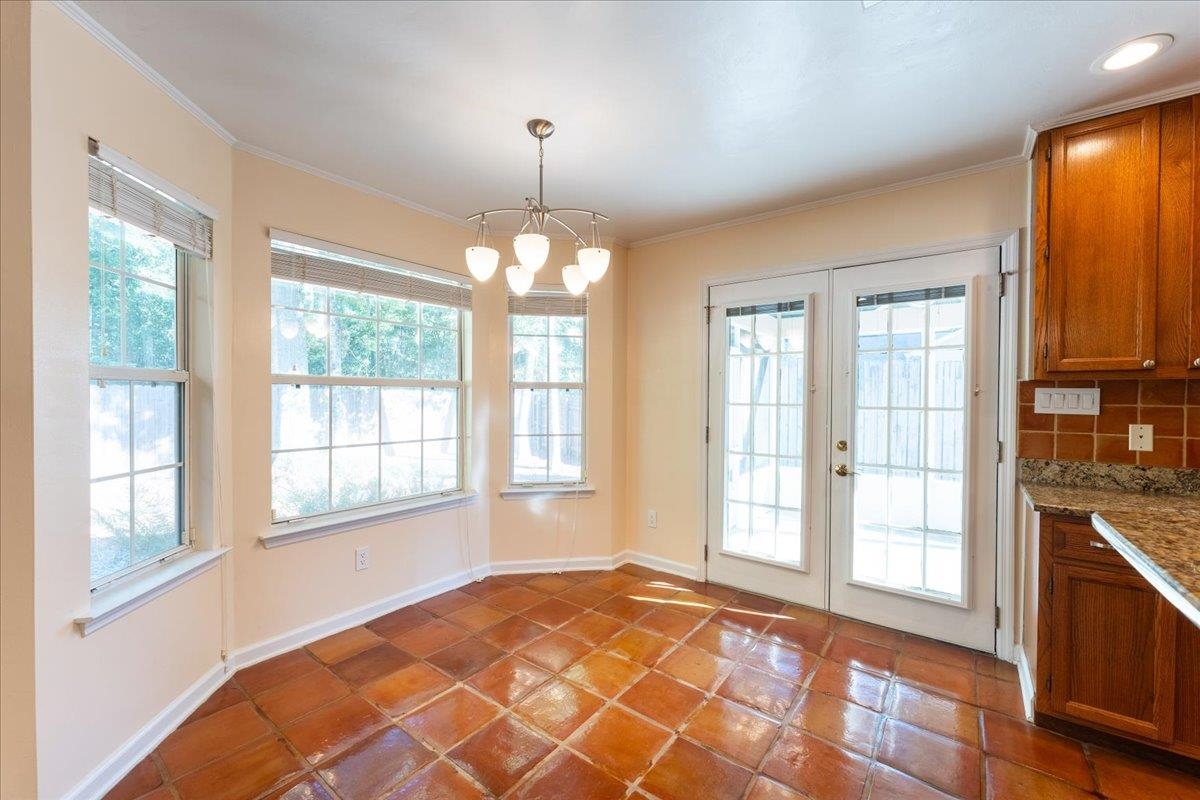 318 GAWAIN Lane