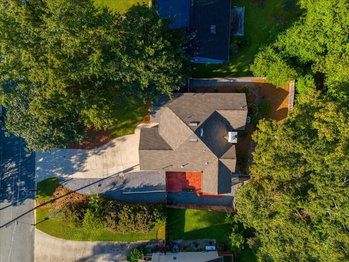 318 GAWAIN Lane