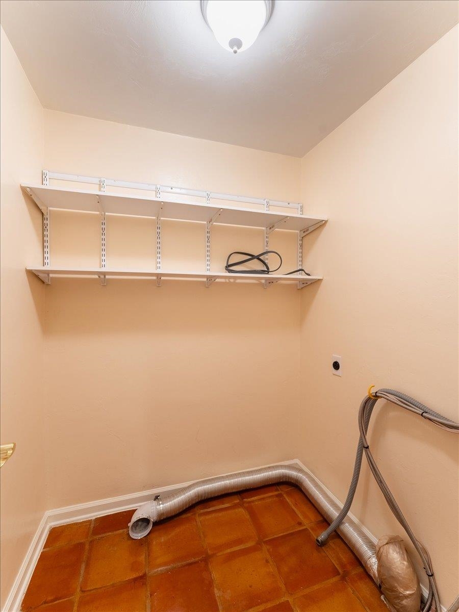 318 GAWAIN Lane