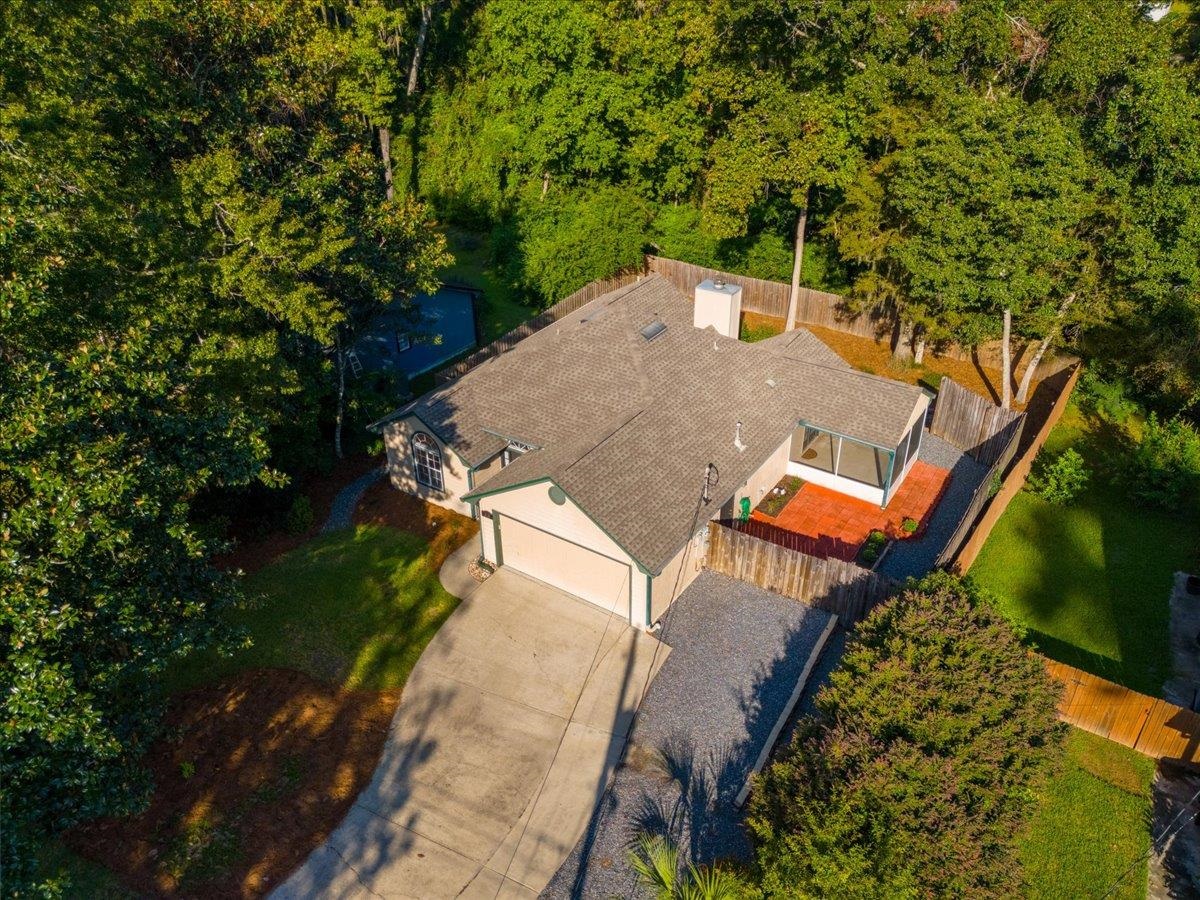 318 GAWAIN Lane