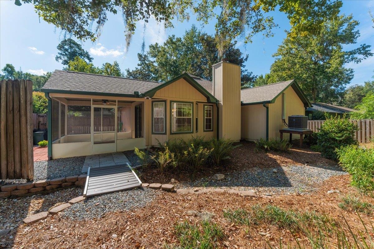 318 GAWAIN Lane
