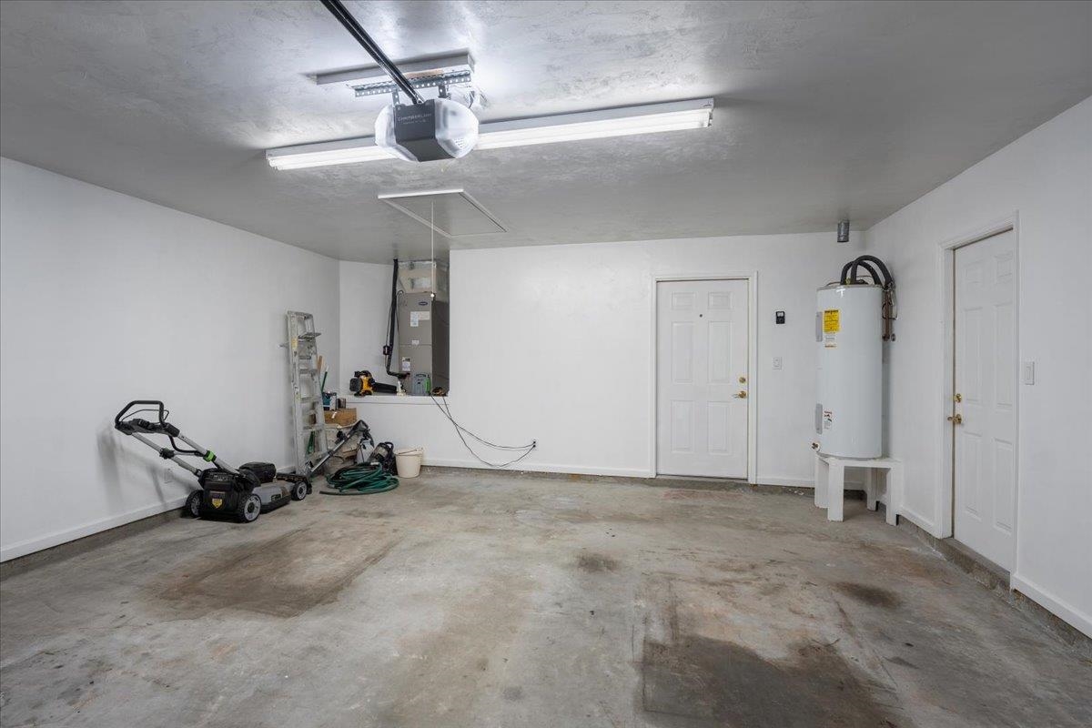318 GAWAIN Lane