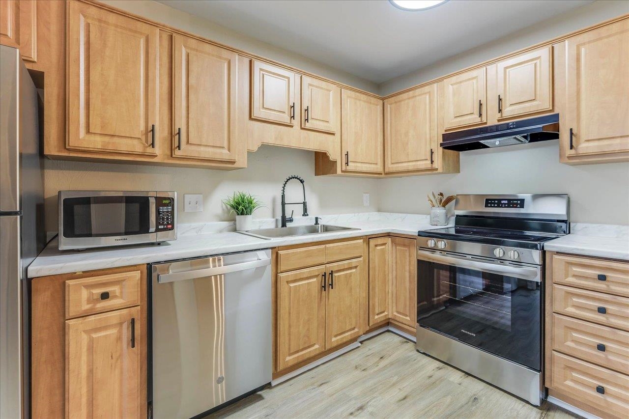 2965 N Shamrock Street D16 Unit: D