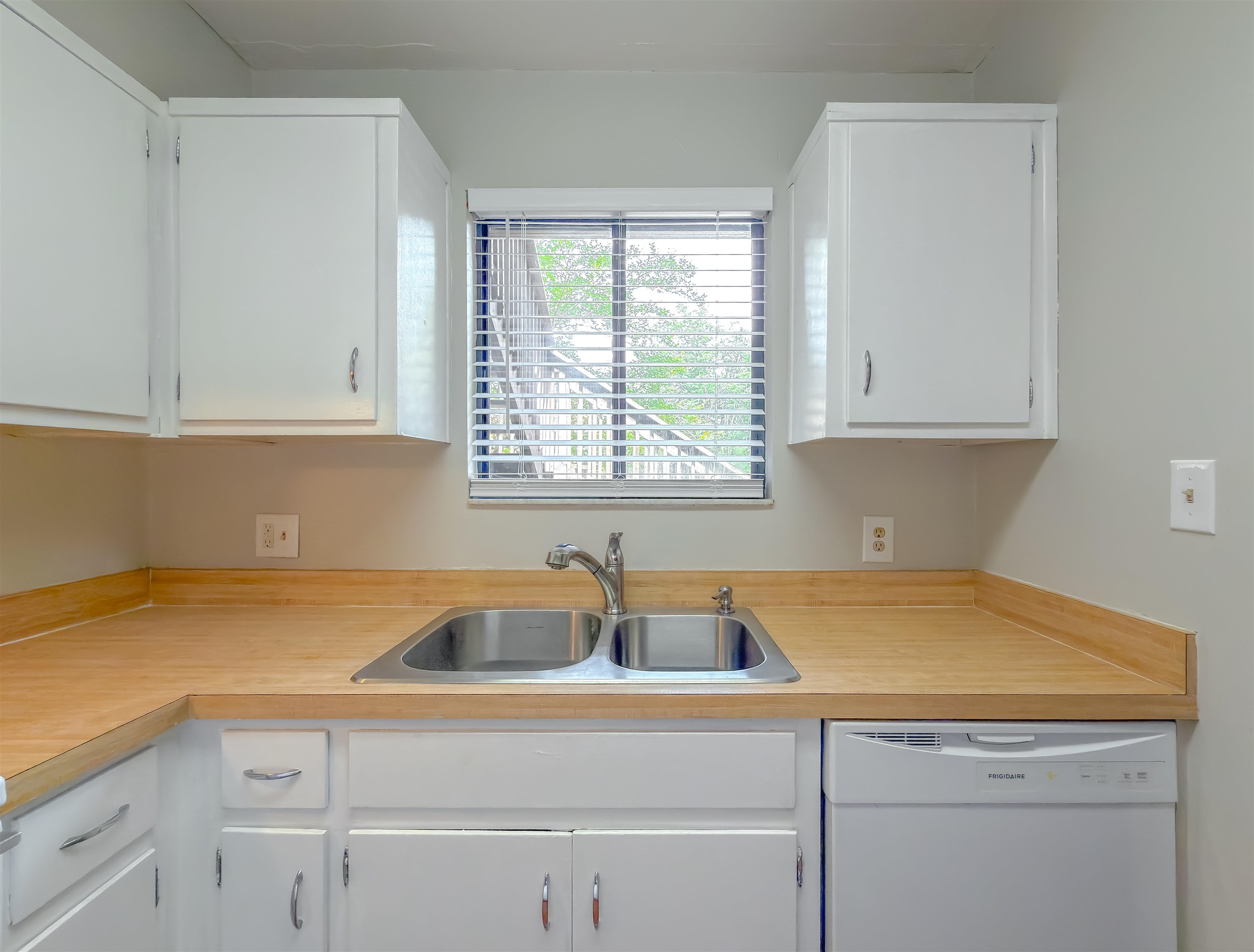 216 Dixie Drive Unit: D-3