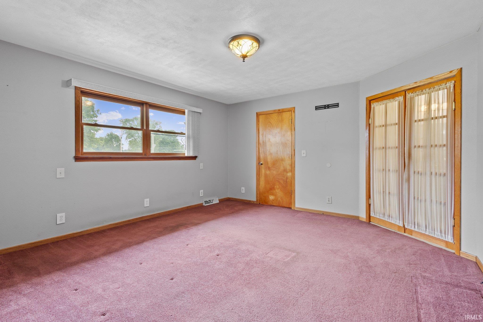 5836 N 700 E. Road