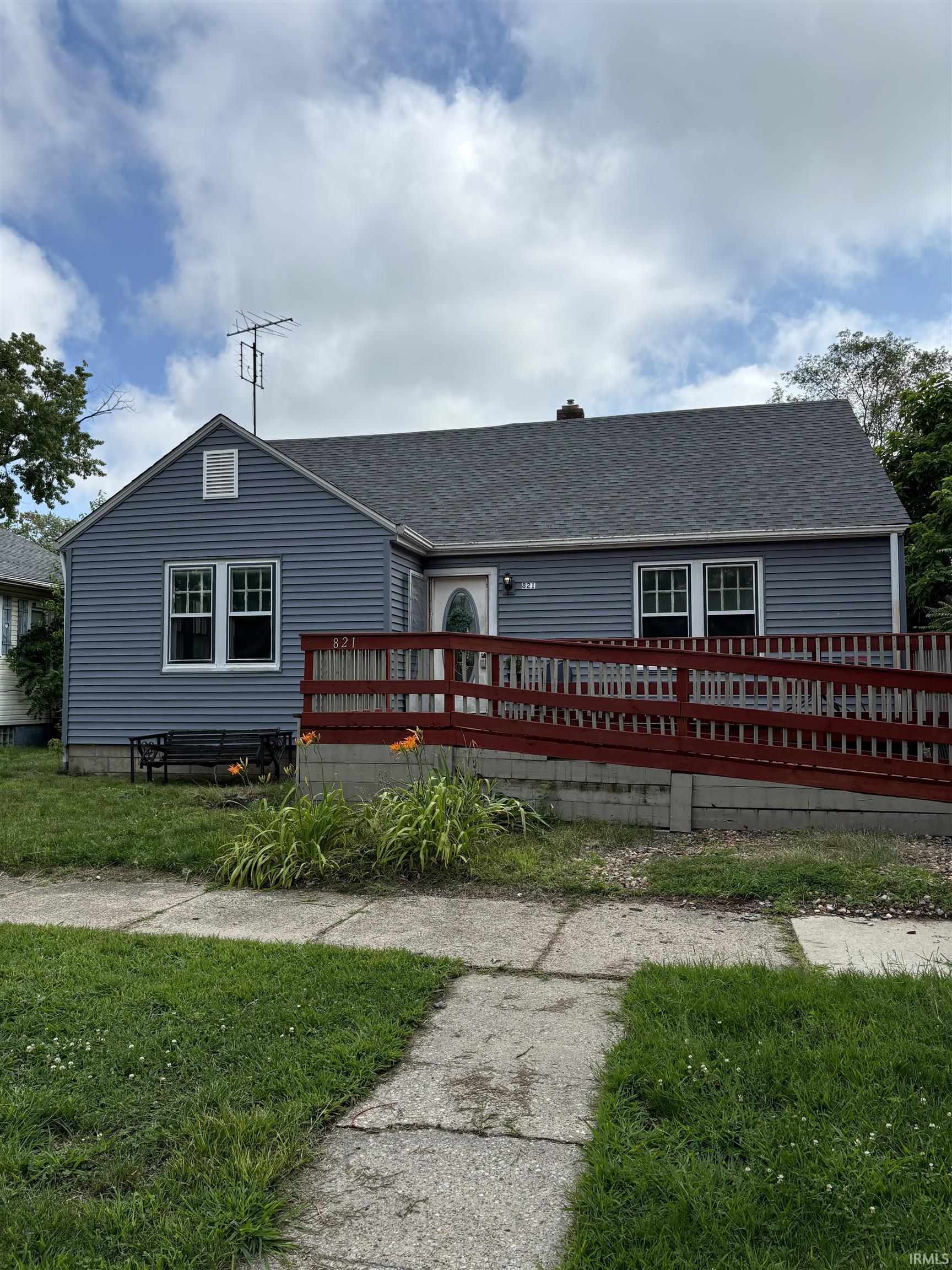 821 E Homer Street