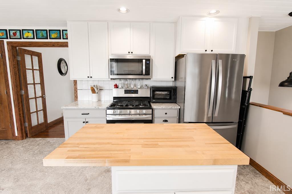 55585 Blue Jay Drive