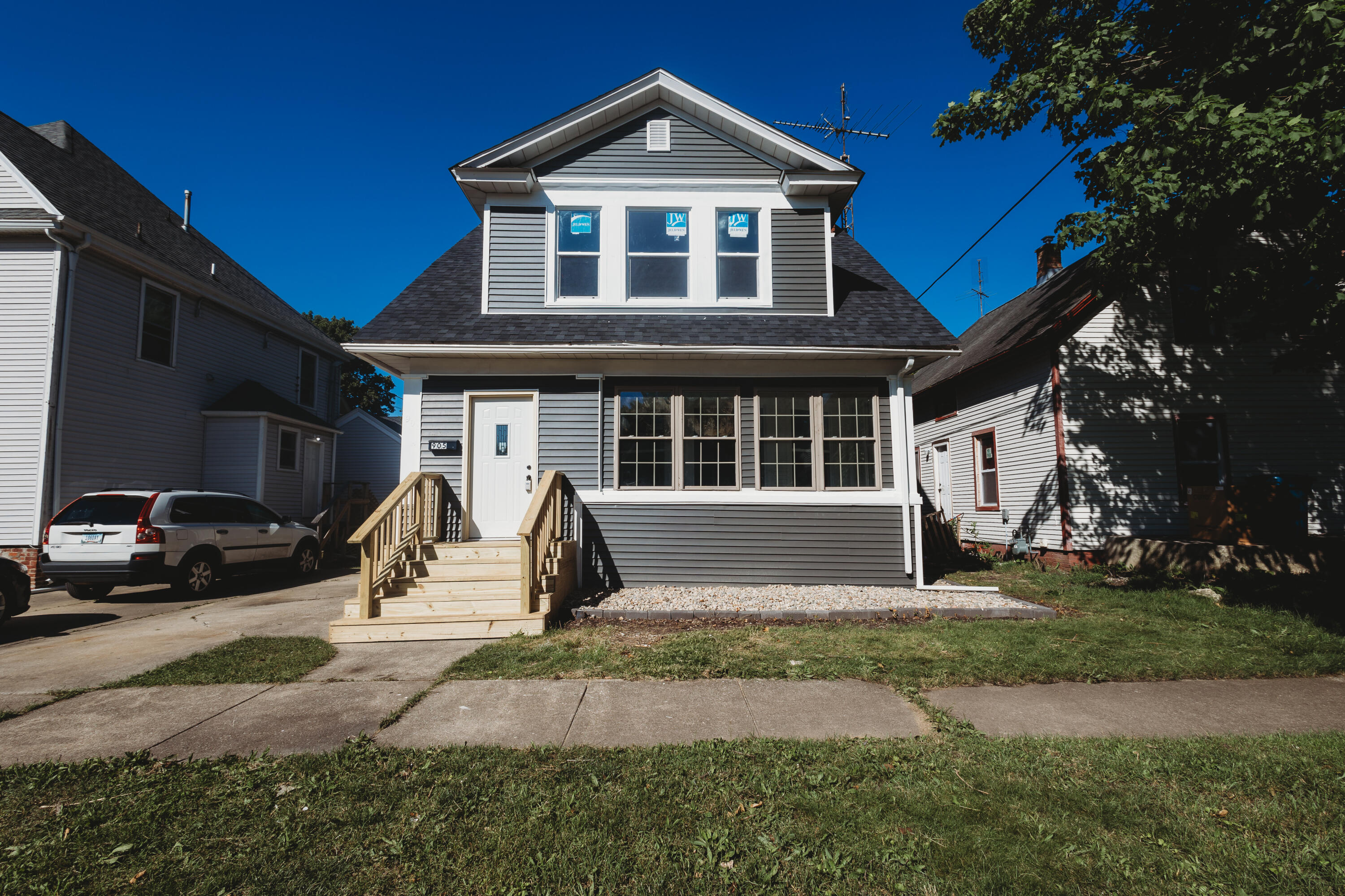 905 Linwood Avenue