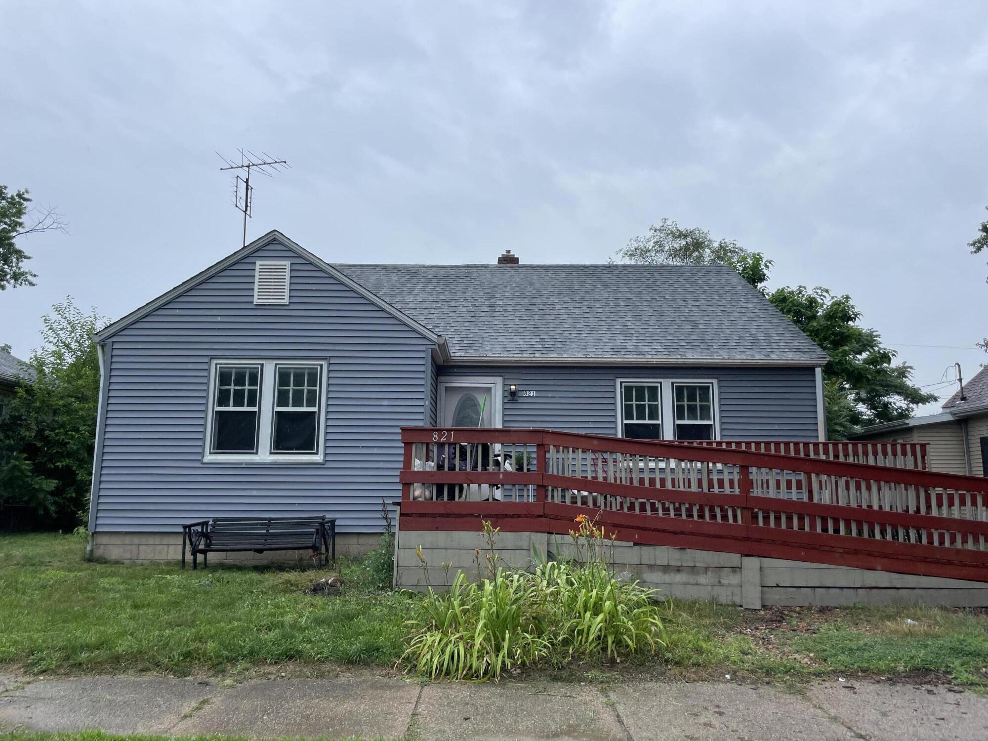 821 E Homer Street