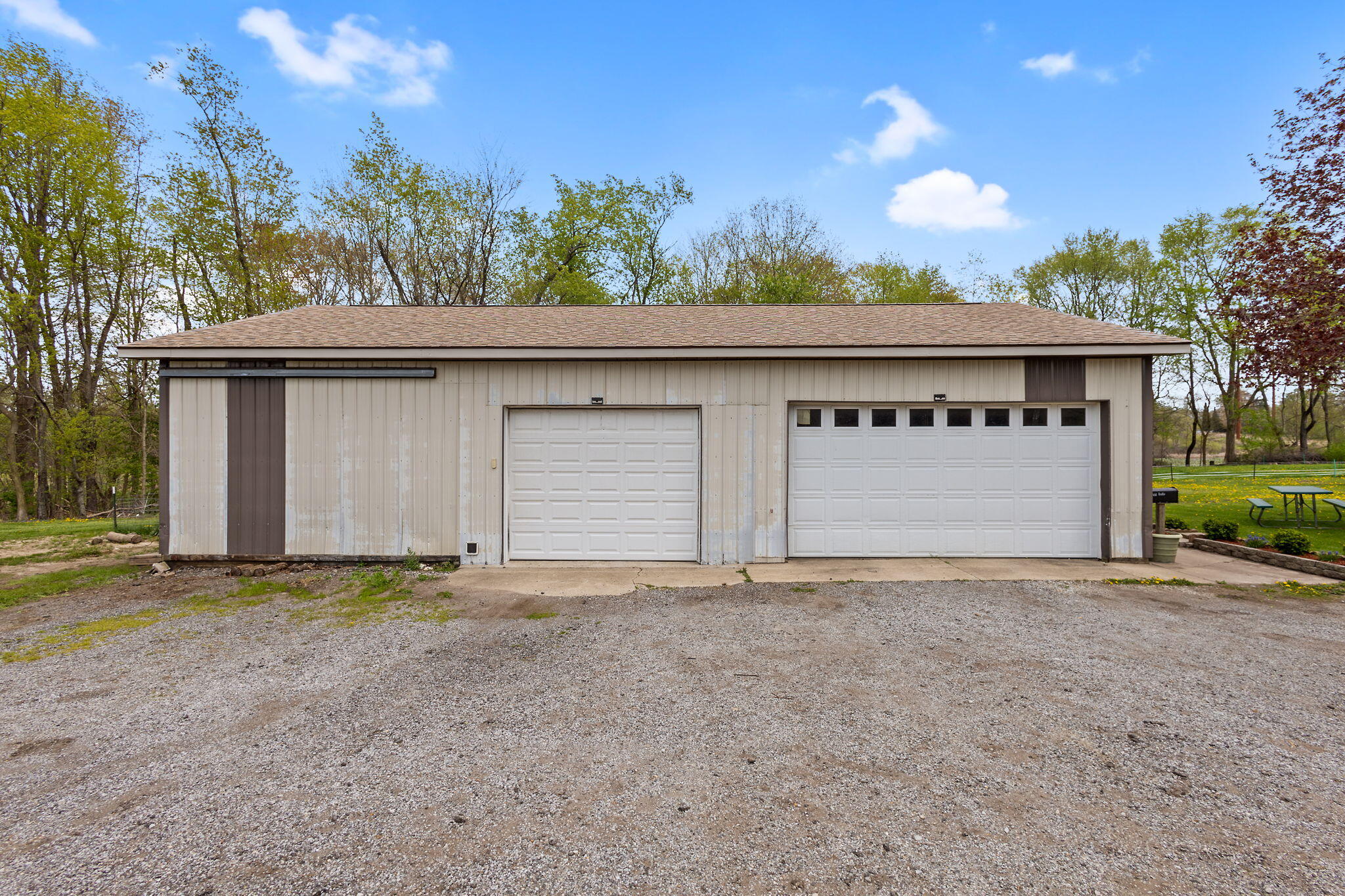 7879 N Emery Road