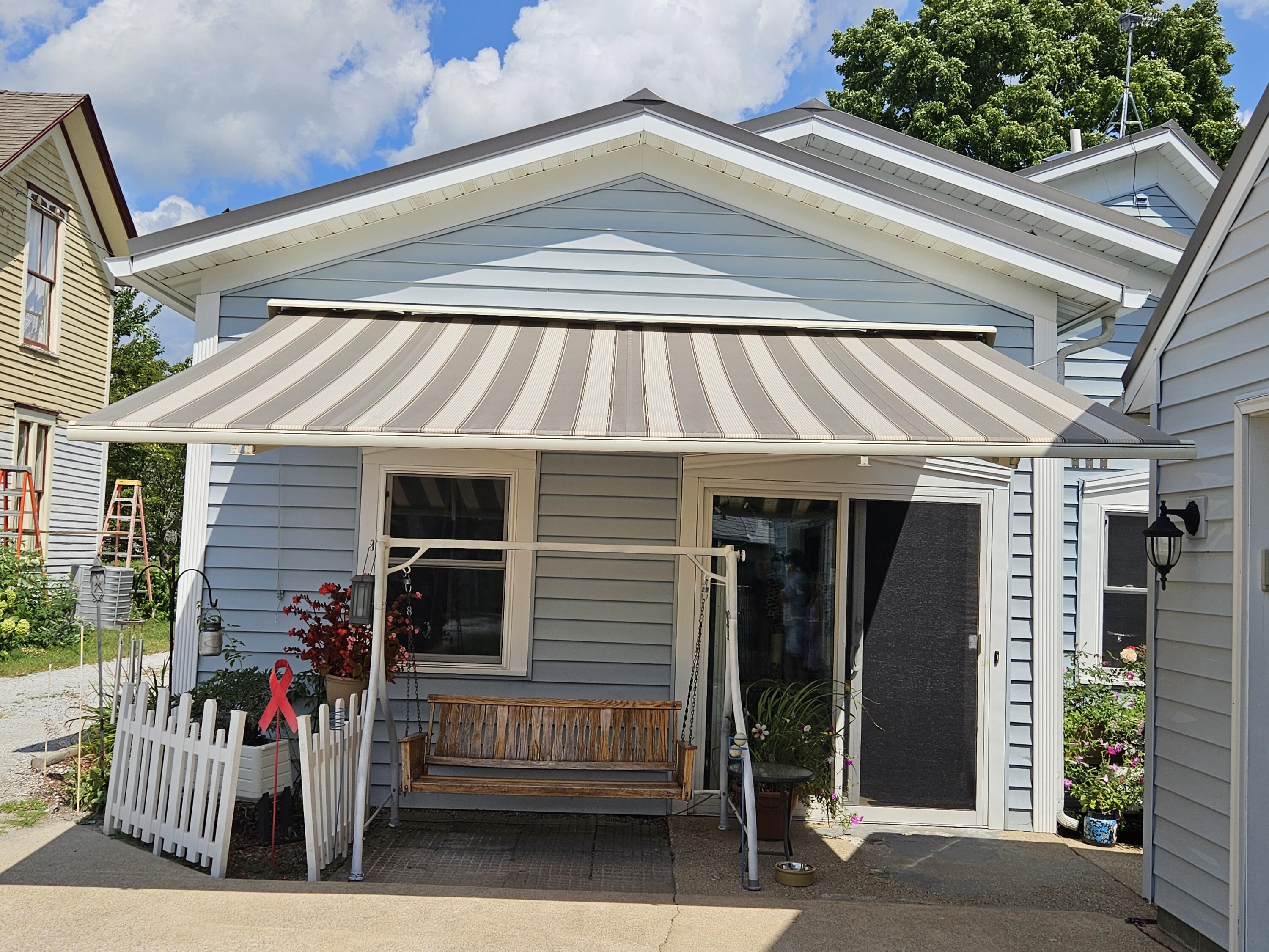 114 W Chestnut Street