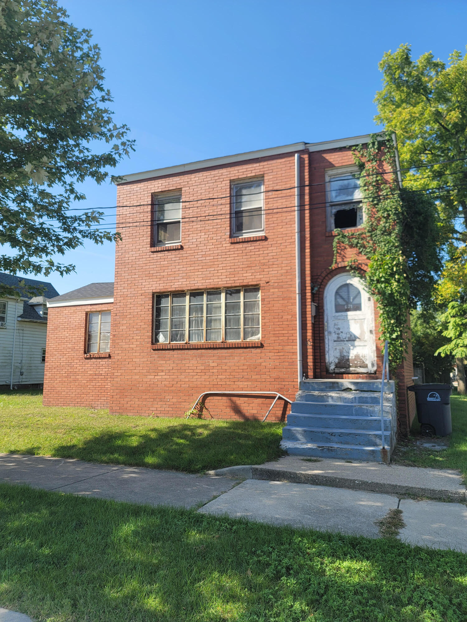 621 Spring Street
