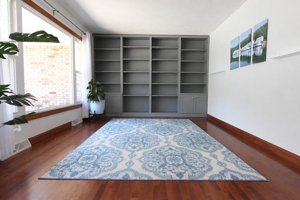 55585 Blue Jay Drive