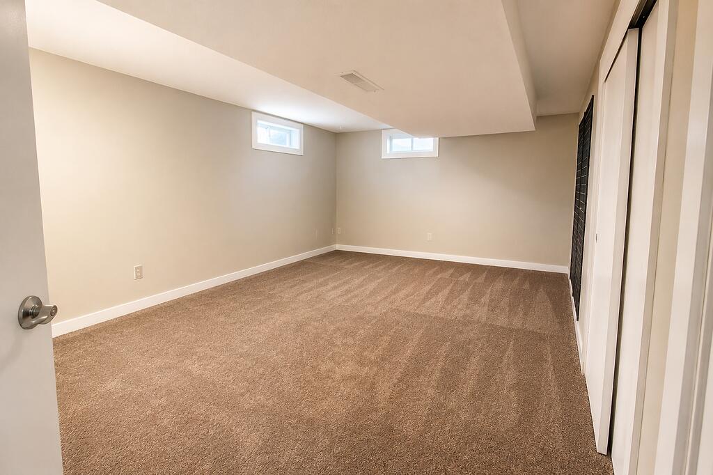 55585 Blue Jay Drive