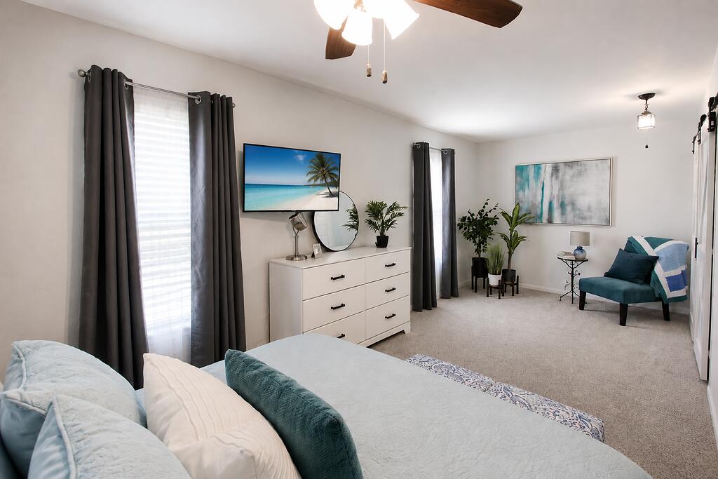 55585 Blue Jay Drive