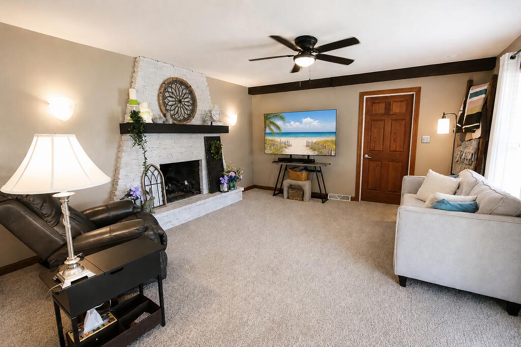 55585 Blue Jay Drive