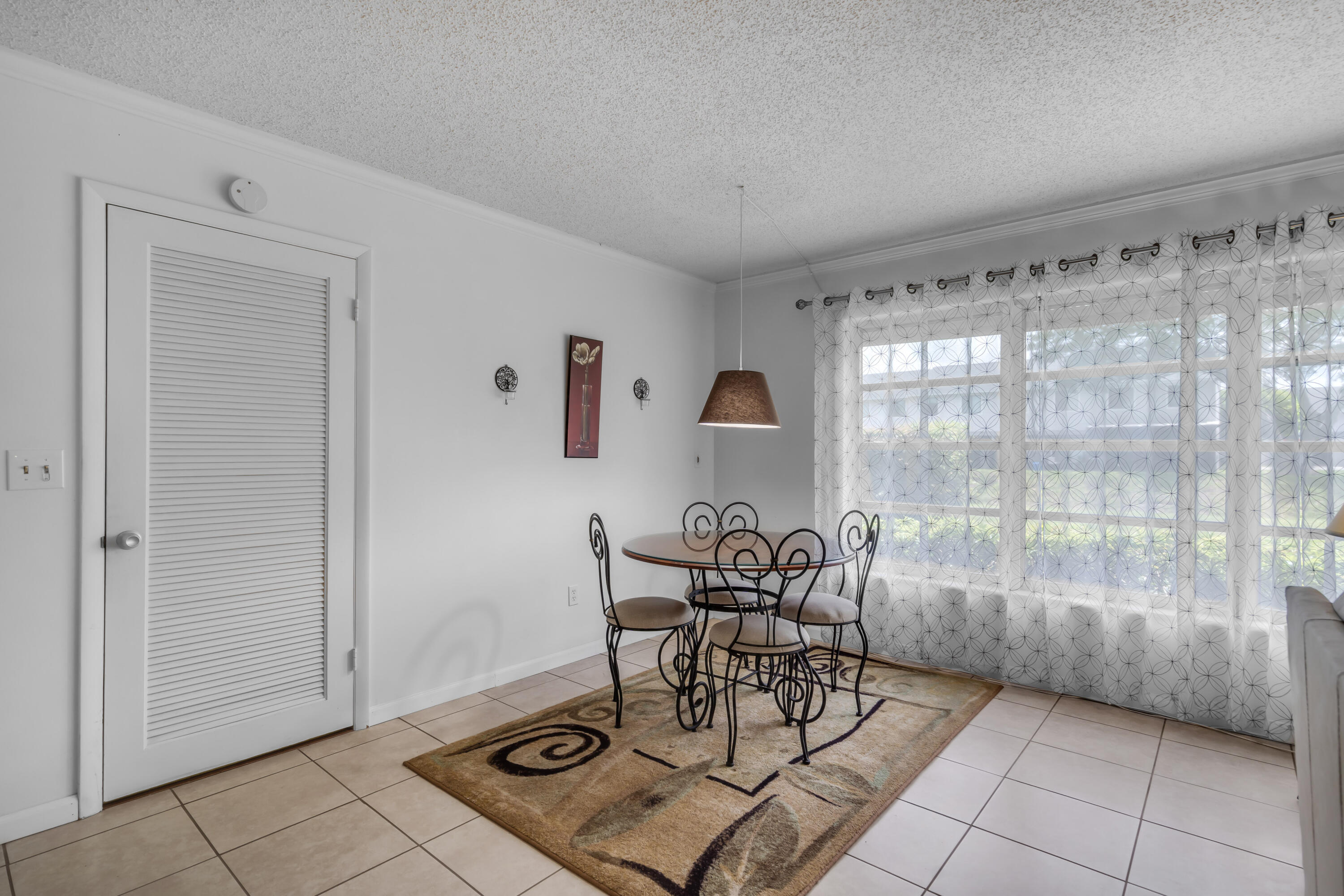 2886 Fernley Drive E 76