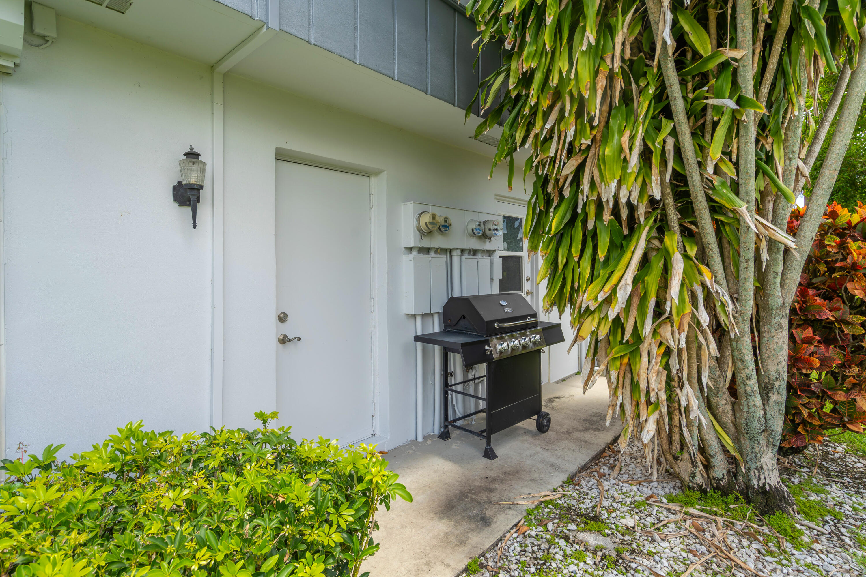 2886 Fernley Drive E 76