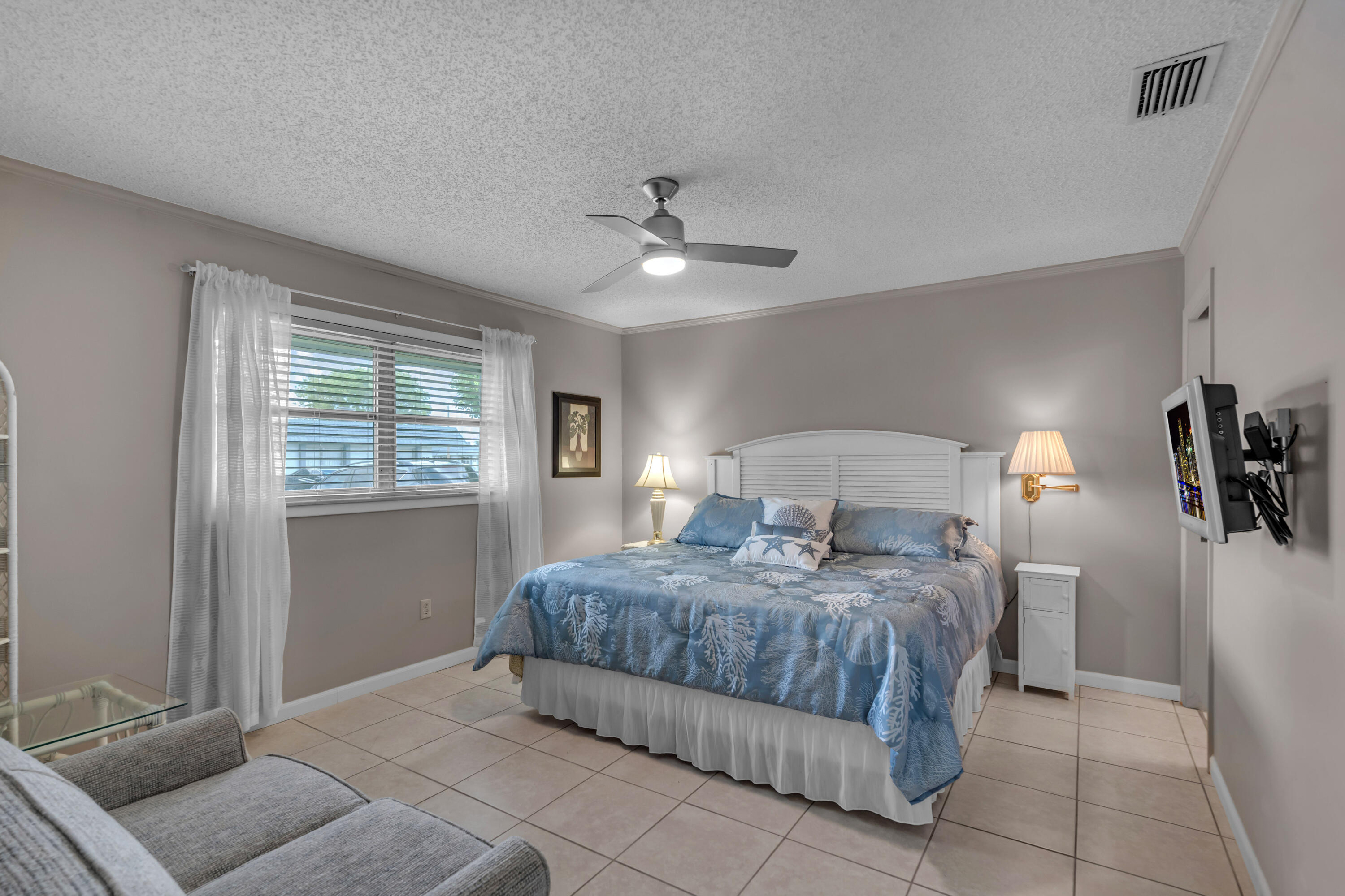 2886 Fernley Drive E 76