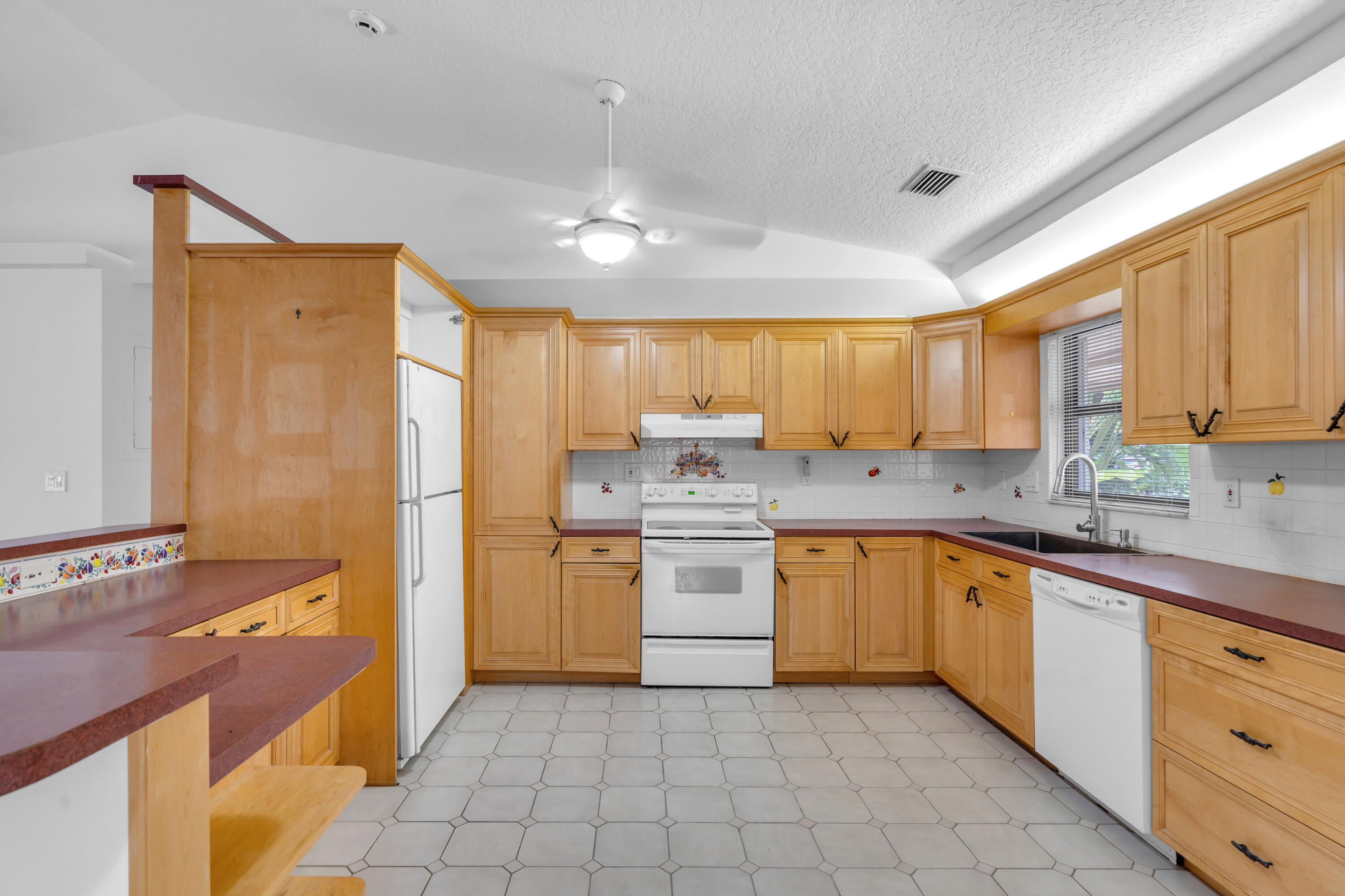 1045 Coral Drive