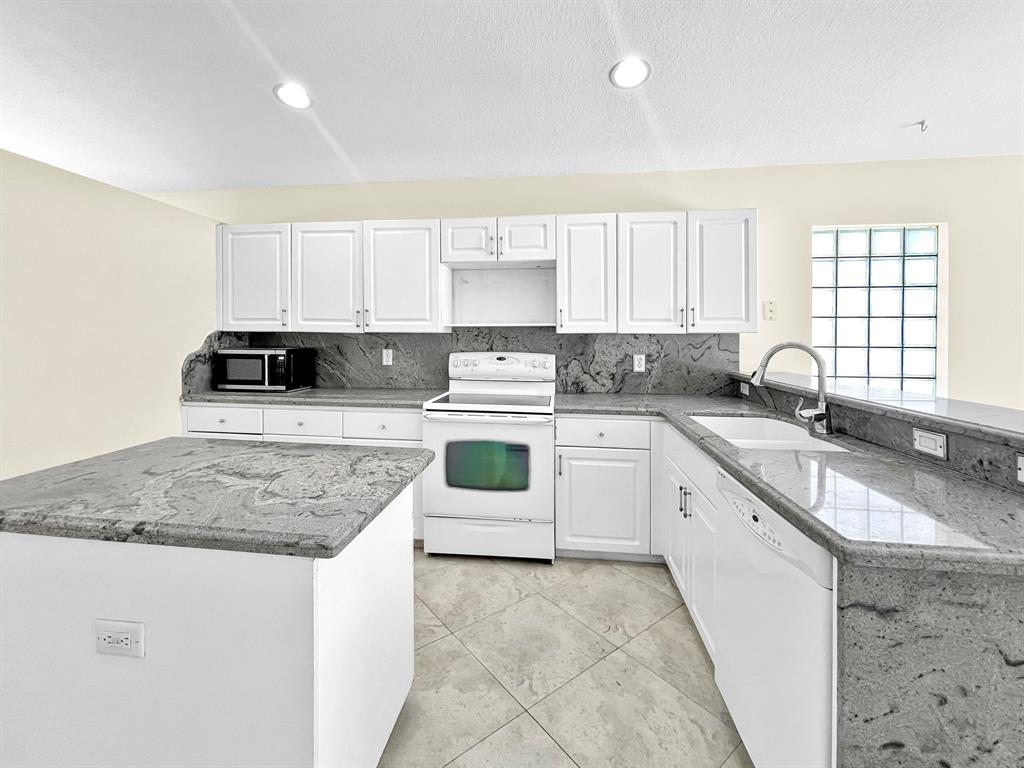 1640 Carriage Brooke Drive