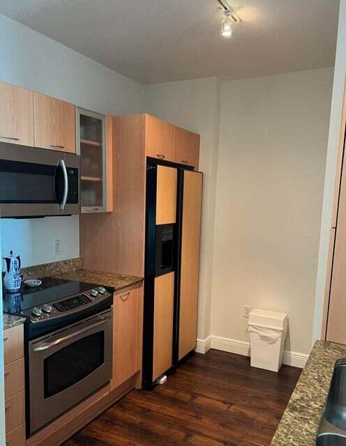 100 NE 6th Street 608
