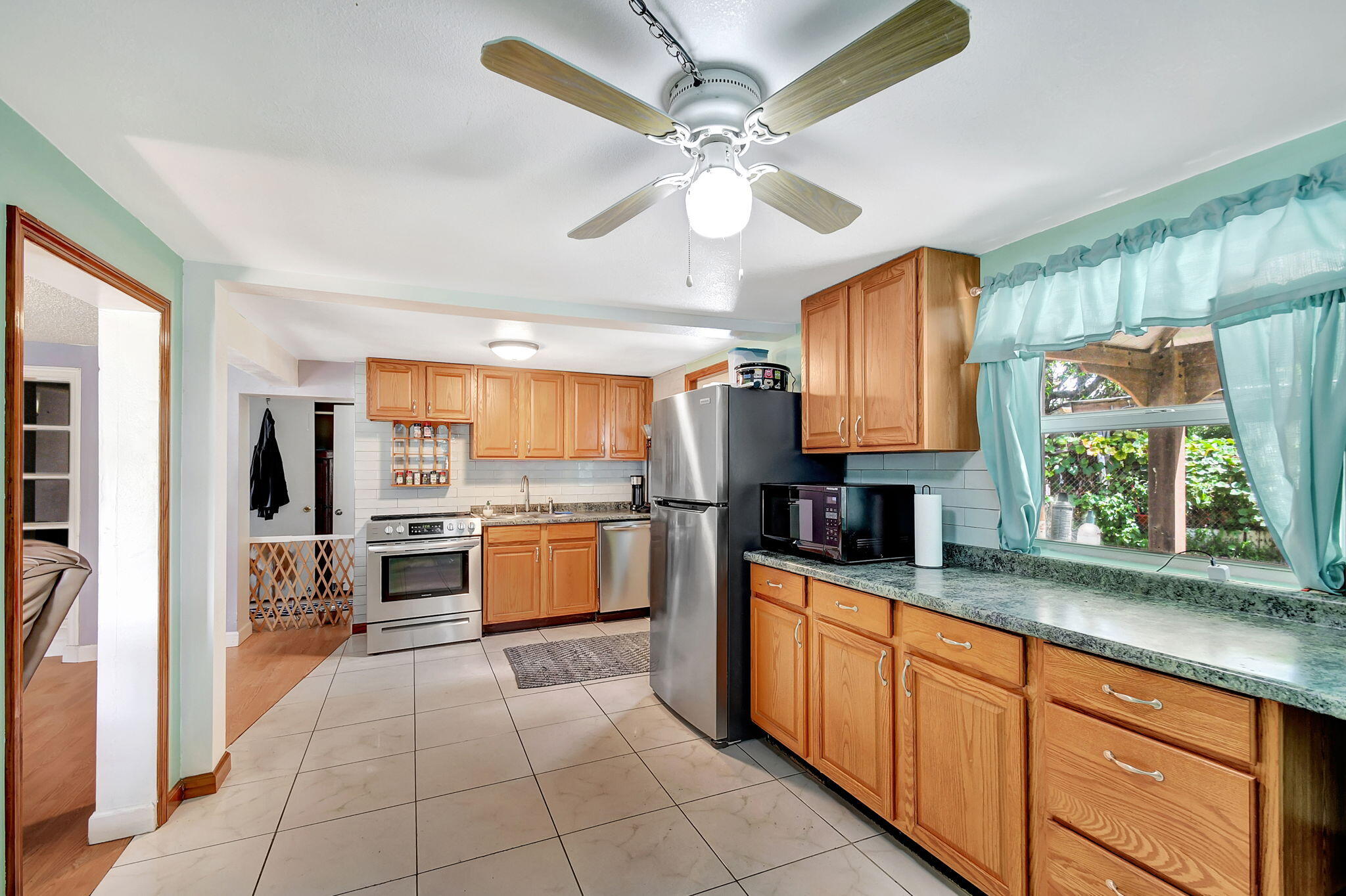 1642 Magnolia Lane