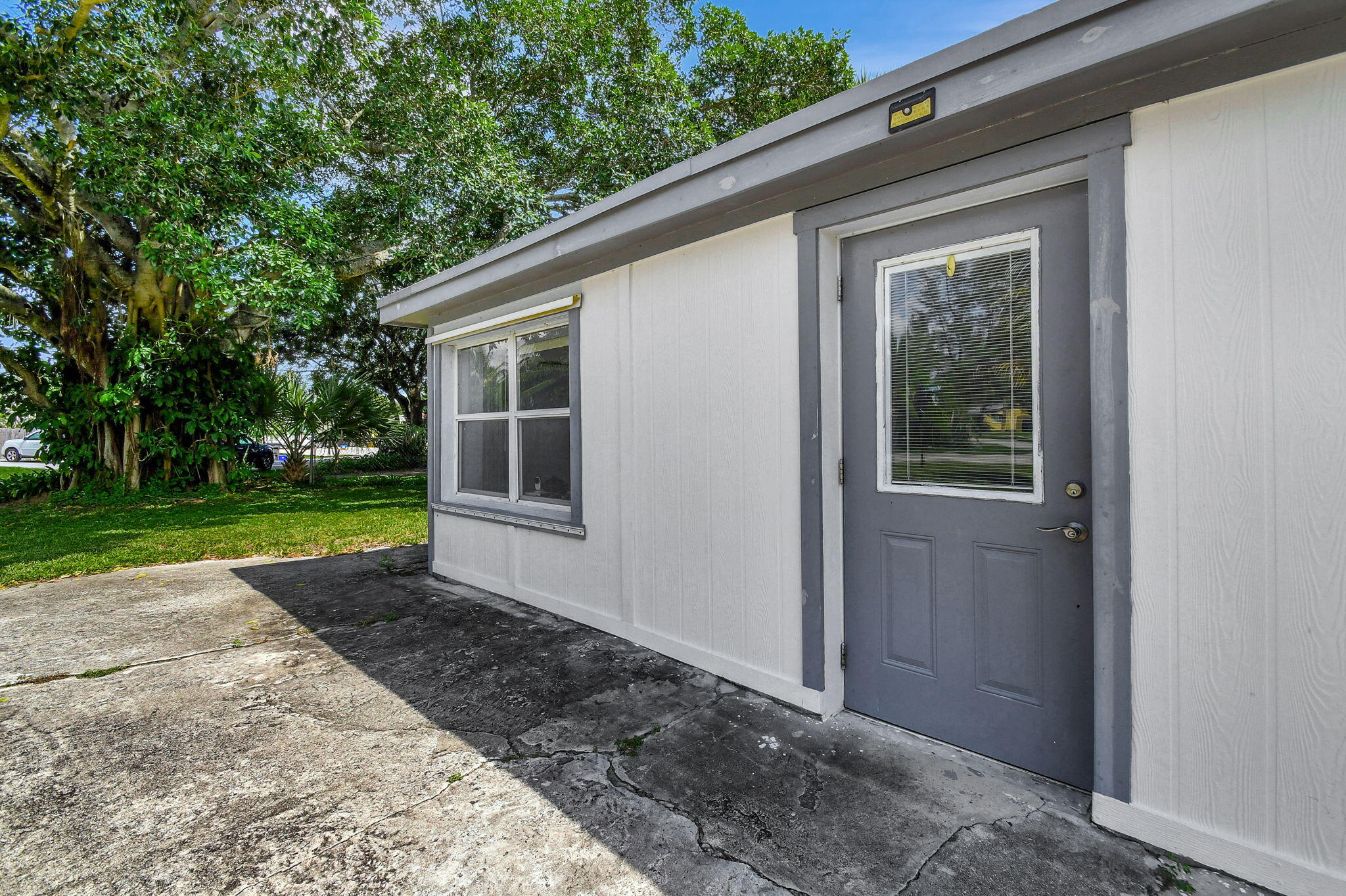 1642 Magnolia Lane