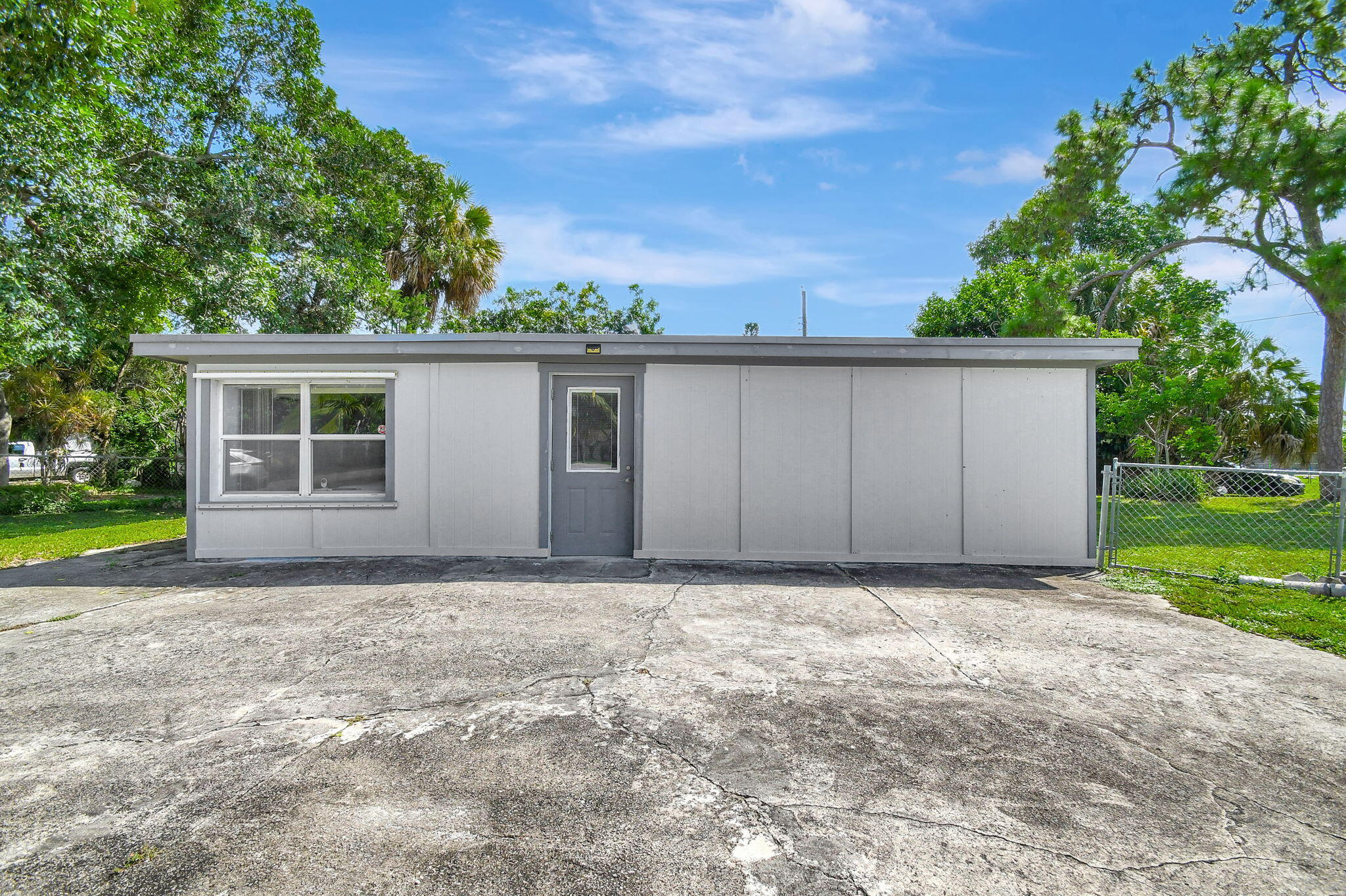 1642 Magnolia Lane