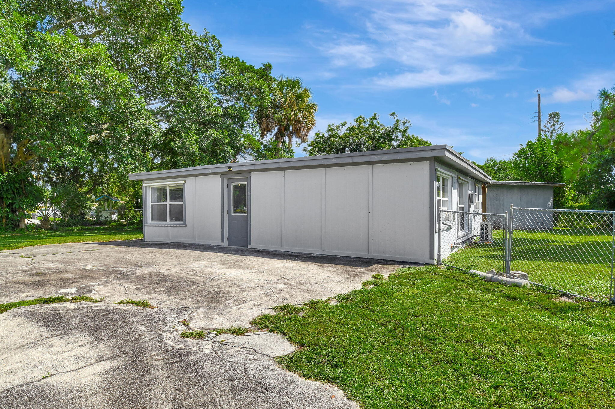 1642 Magnolia Lane