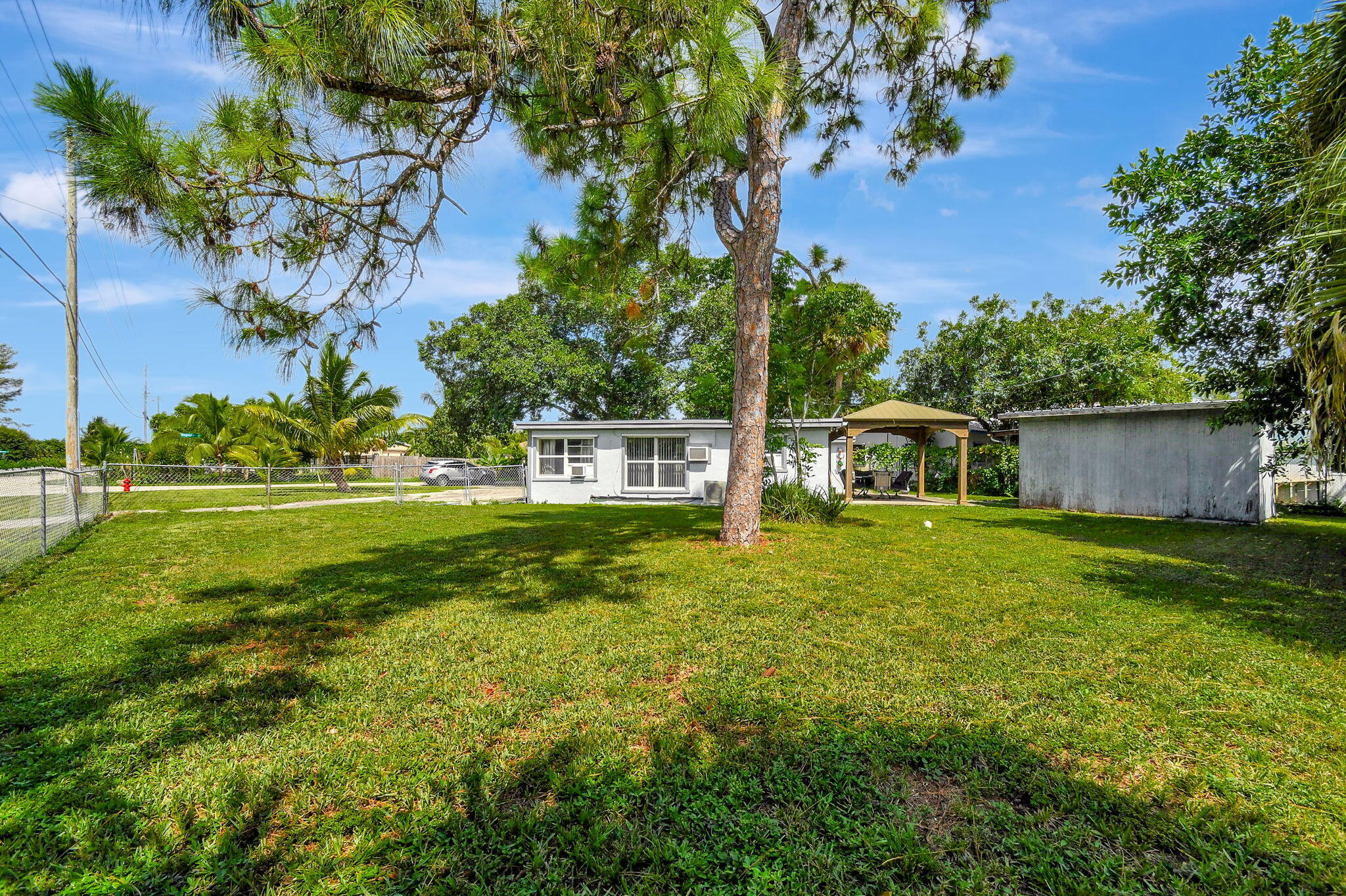 1642 Magnolia Lane