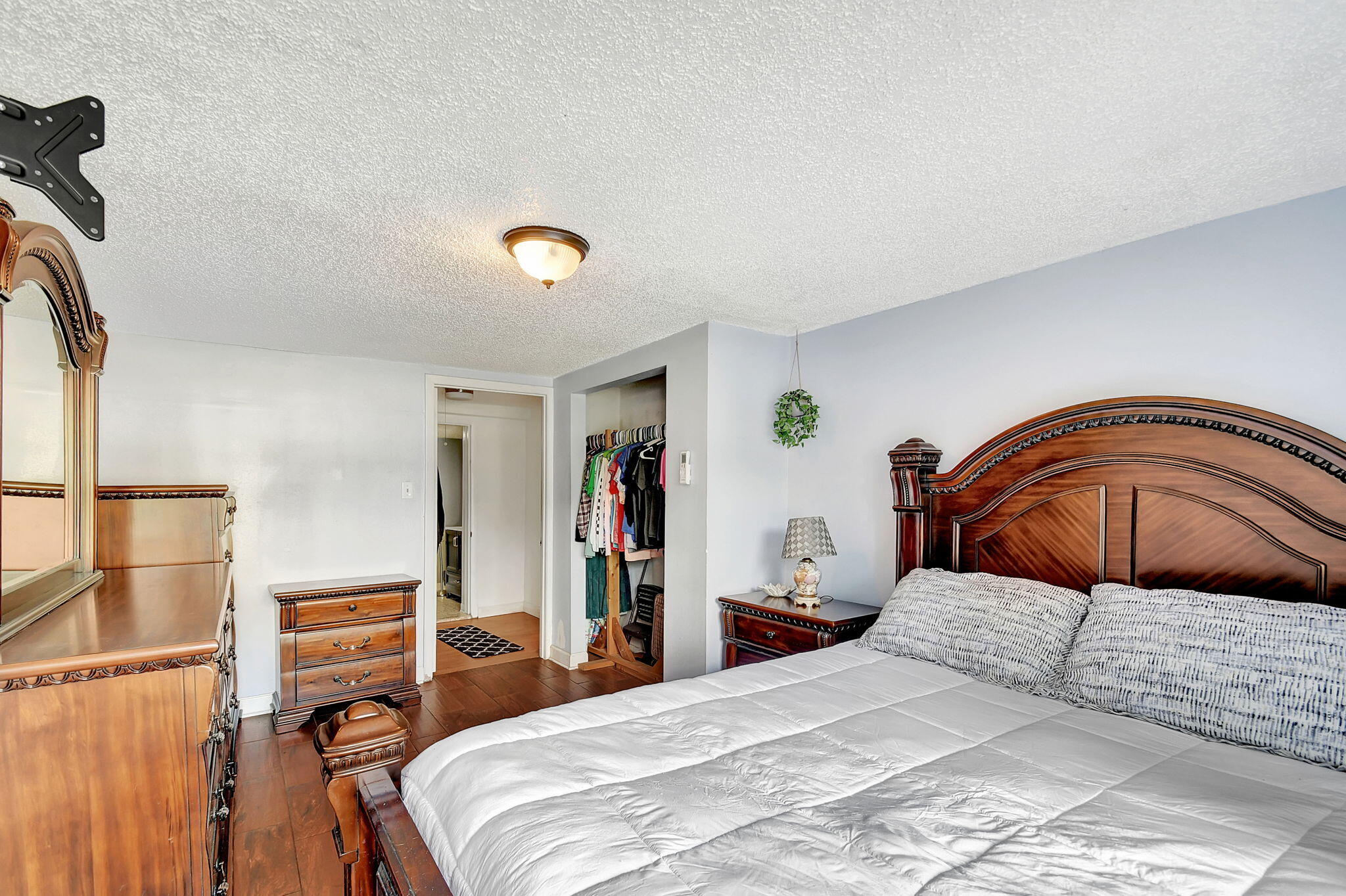 1642 Magnolia Lane