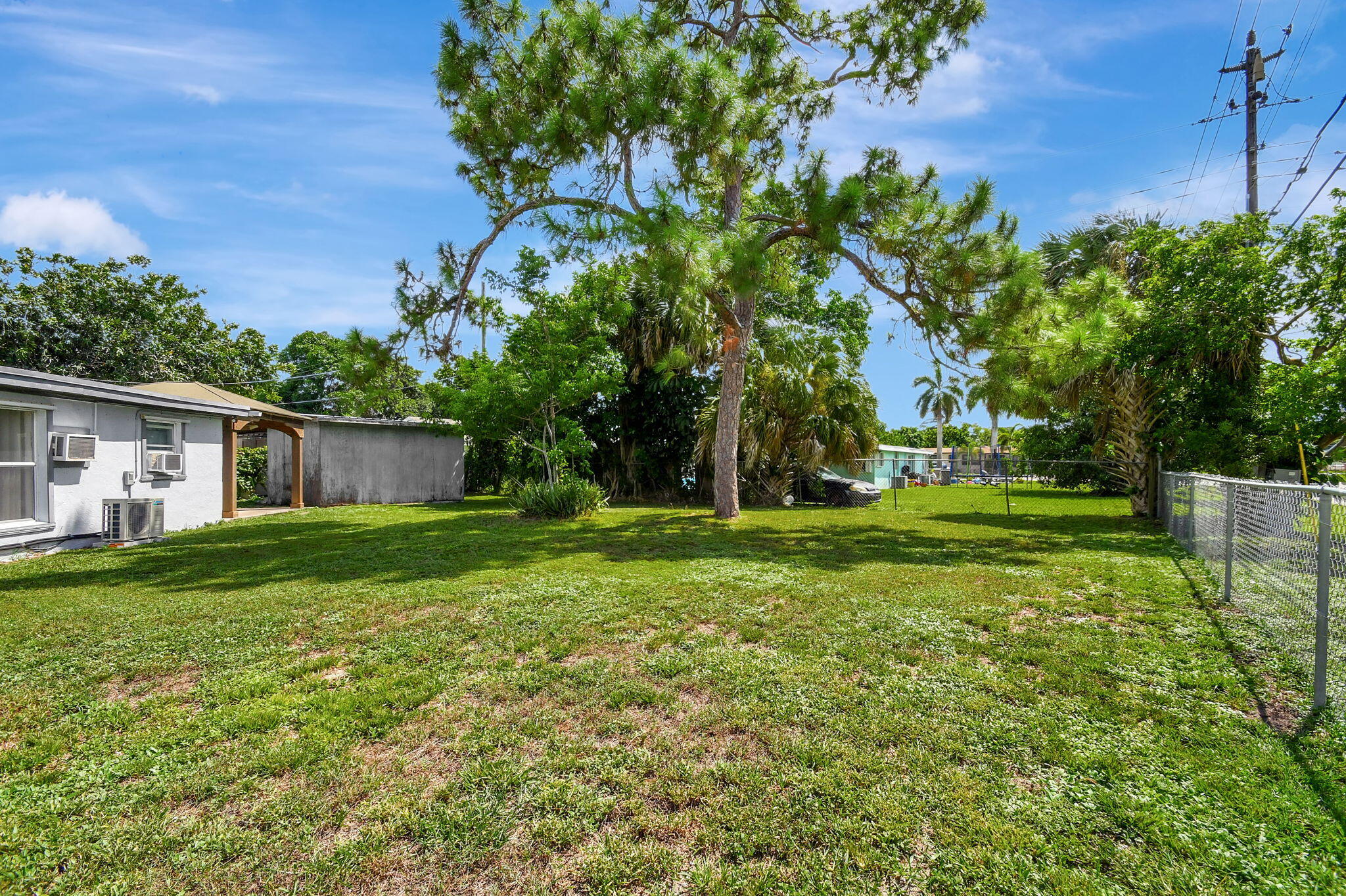 1642 Magnolia Lane