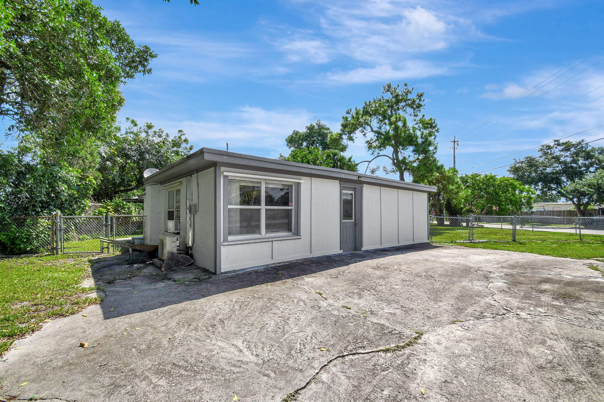 1642 Magnolia Lane