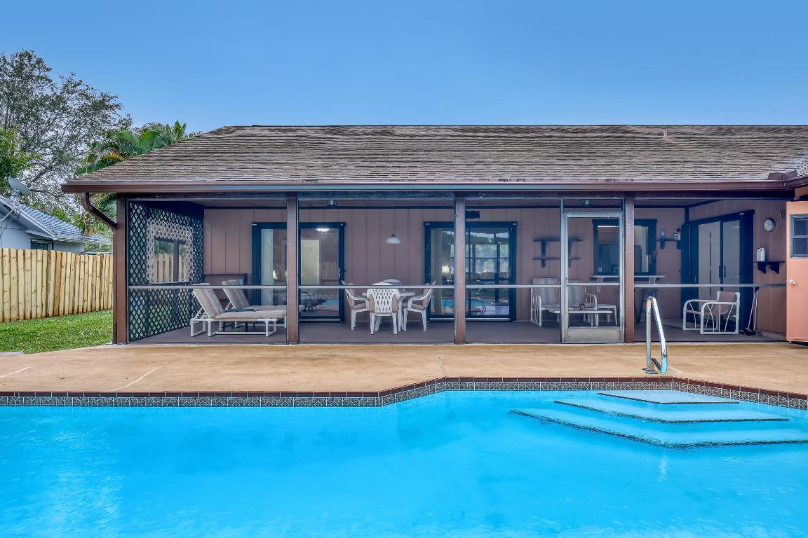 359 La Mancha Avenue